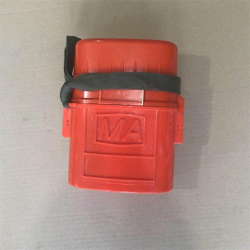 隔绝式压缩氧气自救器
