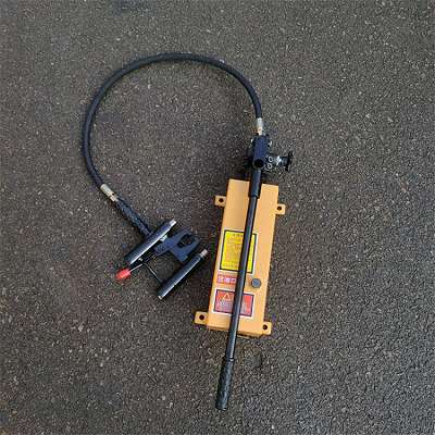 YBX-60型提速道岔滑床板液压拔销器