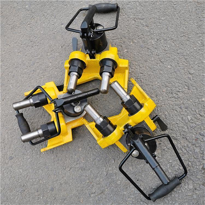 GJT-98 型液压轨距调整器