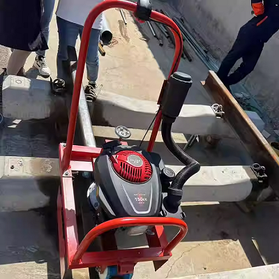 NCX-150型内燃钢轨除锈机