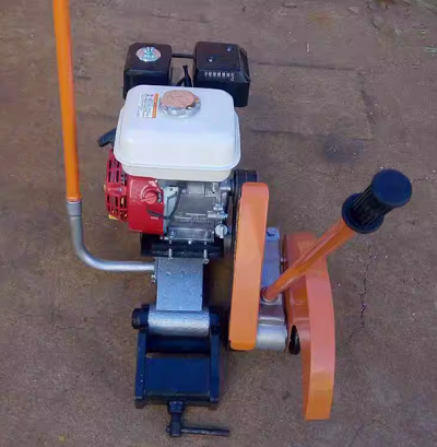 DQG-4型电动锯轨机