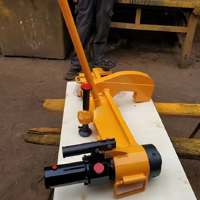 YZG-530型液压直轨器