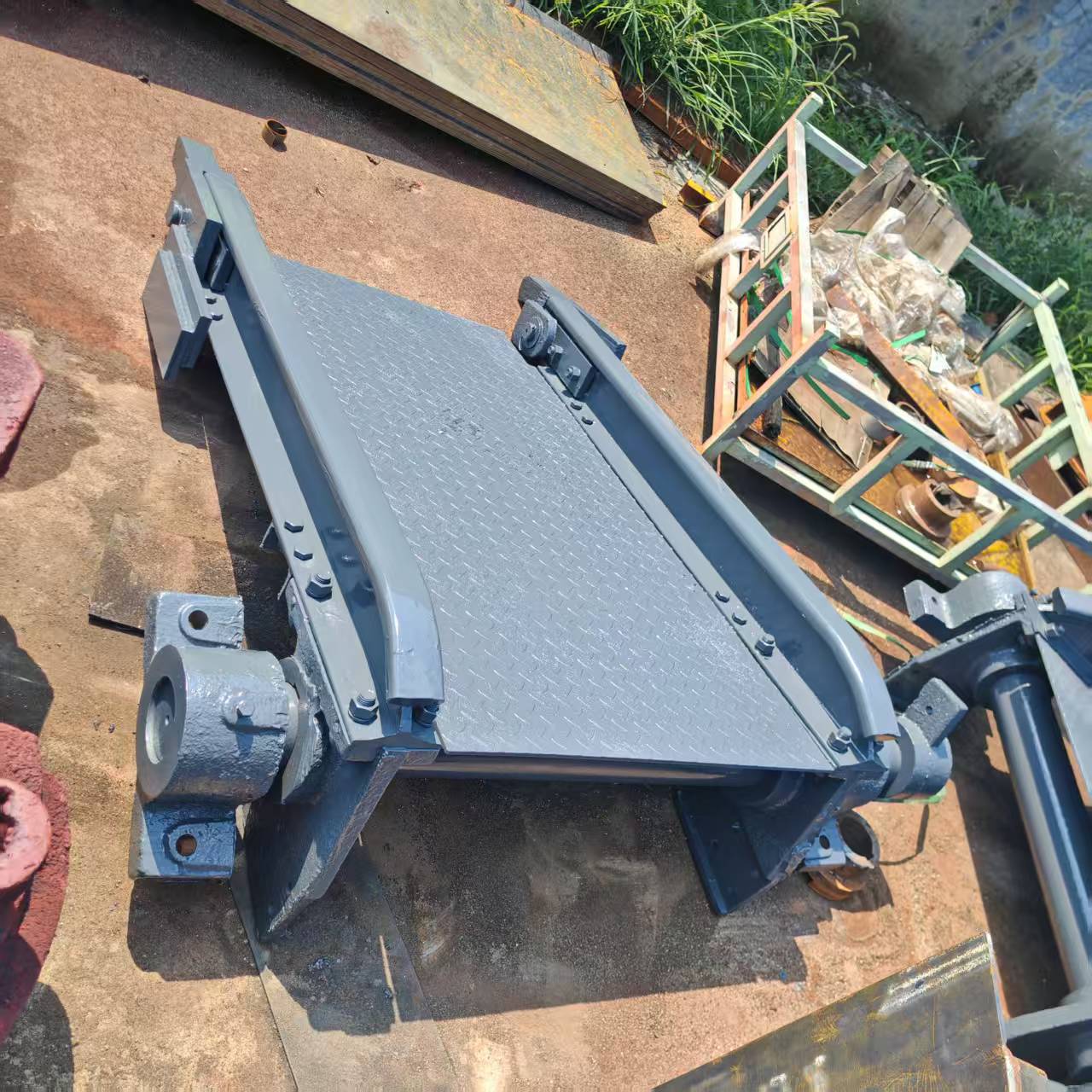 矿用摇台配件 摇臂、阻车器、液压站等、成套设备发往迁安双安公司 全周期服务护航矿区高效生产